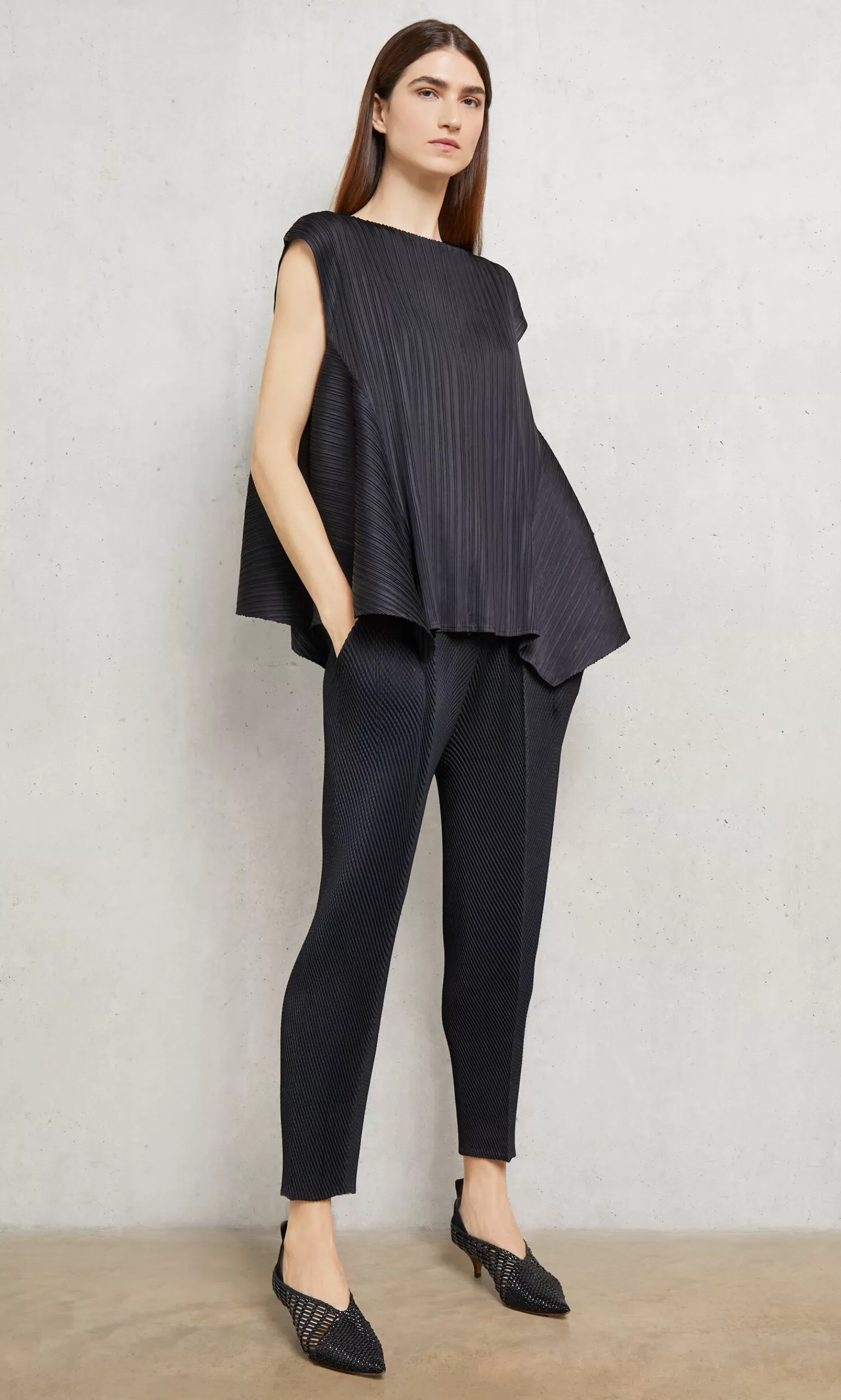 Plümo Black Pleat Trousers^Women Suits And Sets