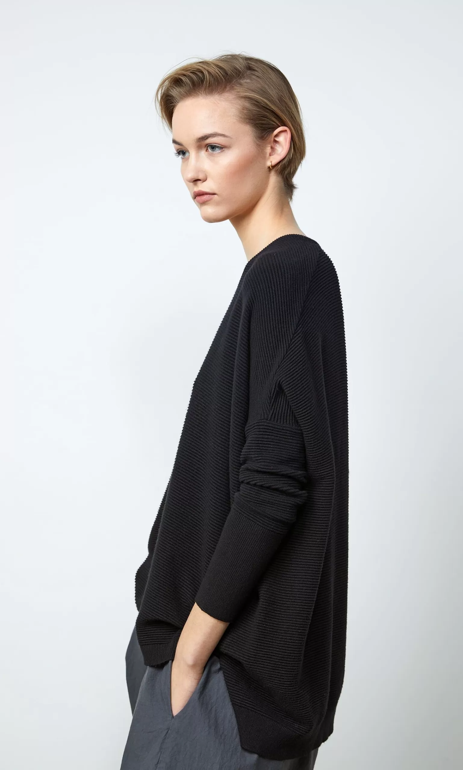 Plümo Studio Jack V Neck Sweater - Black^Women Knitwear