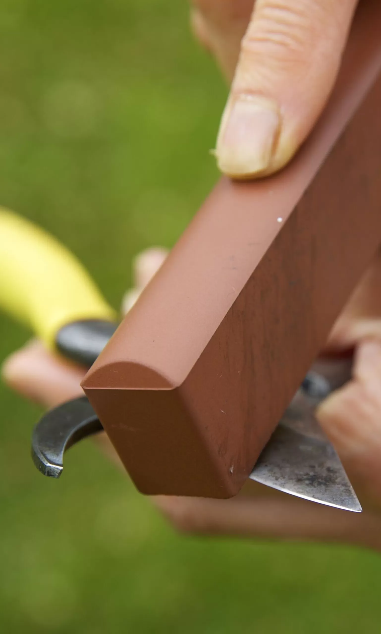 Niwaki Sharpening Stone^Women Gardening